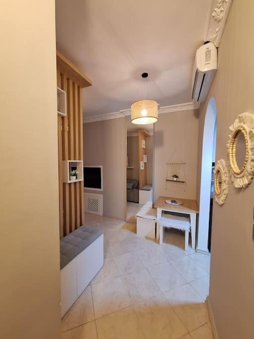 Flat Apartment *
